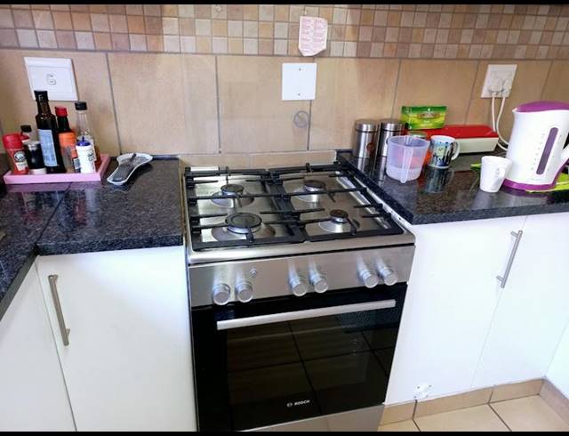 2 BEDROOM COMPLEX FOR SALE IN SPITSKOP